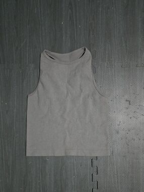 High-Neck Ribbed Crop Tank Top - Gray